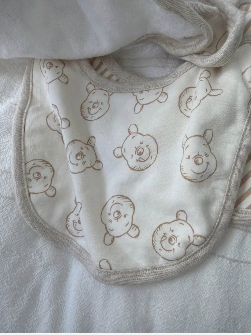 NWOT Disney Baby Winnie the Pooh Beige & White Baby Bib Set